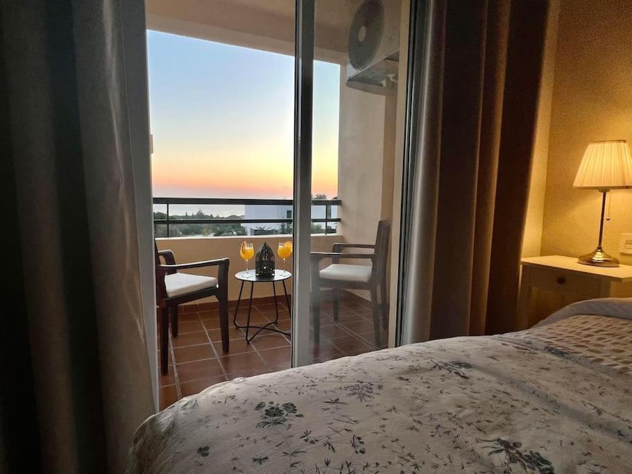 Sea And Views Close To Марбеля Екстериор снимка